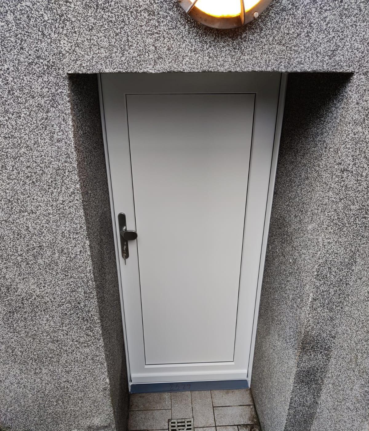 Ausbau und Umbau einer Kellertür